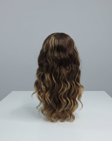 Honey blonde highlight HD lace wig. 
Caramel highlight body wave lace wig. 
Brown Balayage Human Hair Wig. 
brown highlight wig Dubai. 

