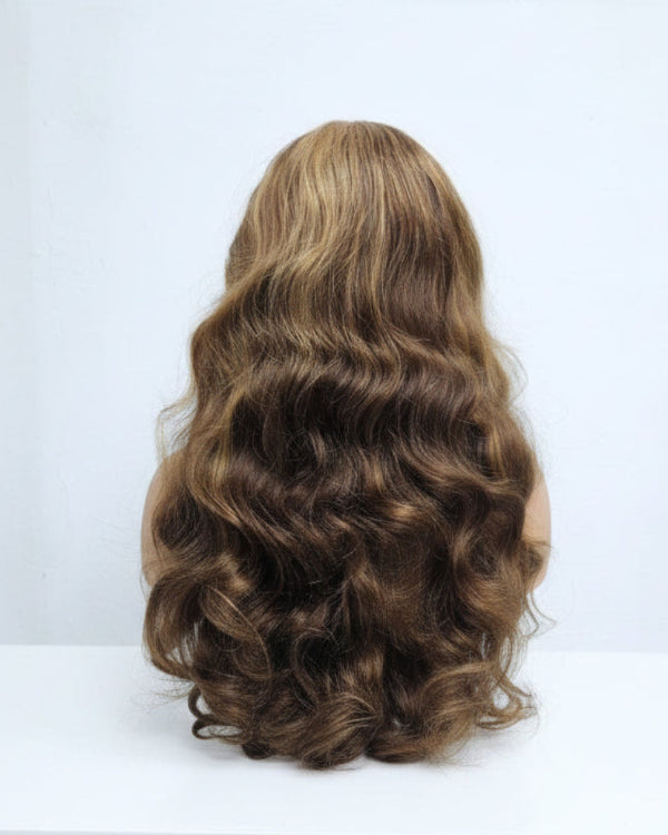 Body wave highlight wig UAE with dimensional color