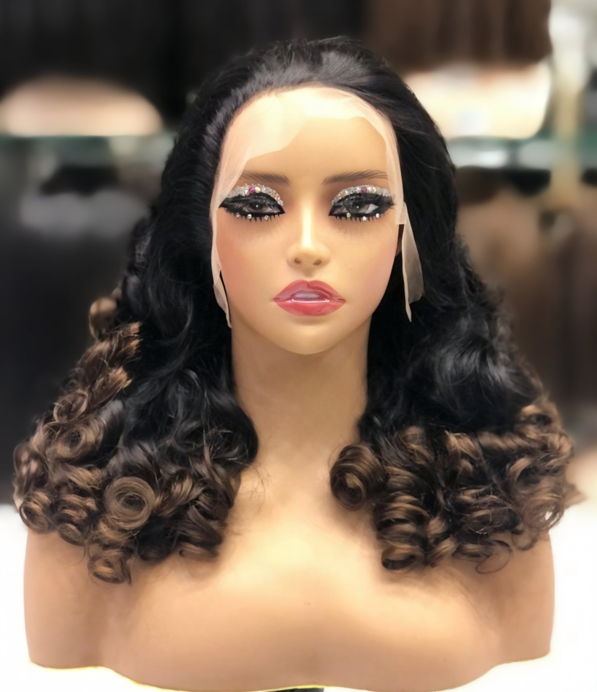 body wave human hair natural color and dark brown highlights wig in Uae